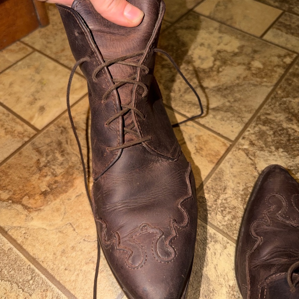 Ariat Brown Leather Lace-Up Women's Ankle Booties - Picture 2 of 6
